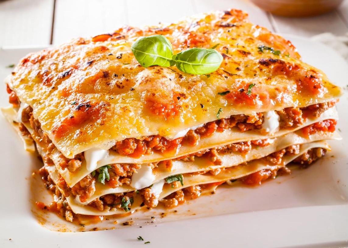 Pasta al dente con albóndiga